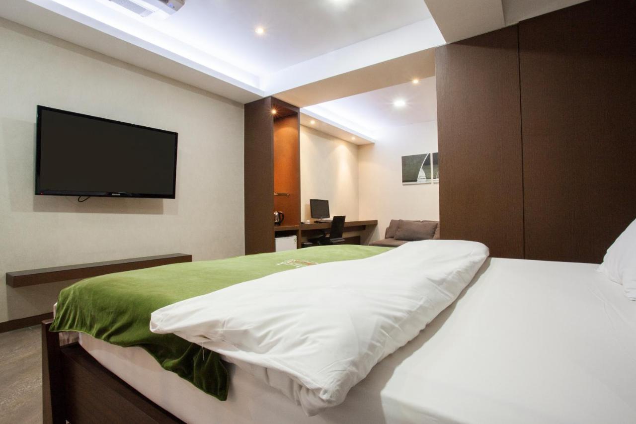 Suwon Reve Hotel Exterior photo