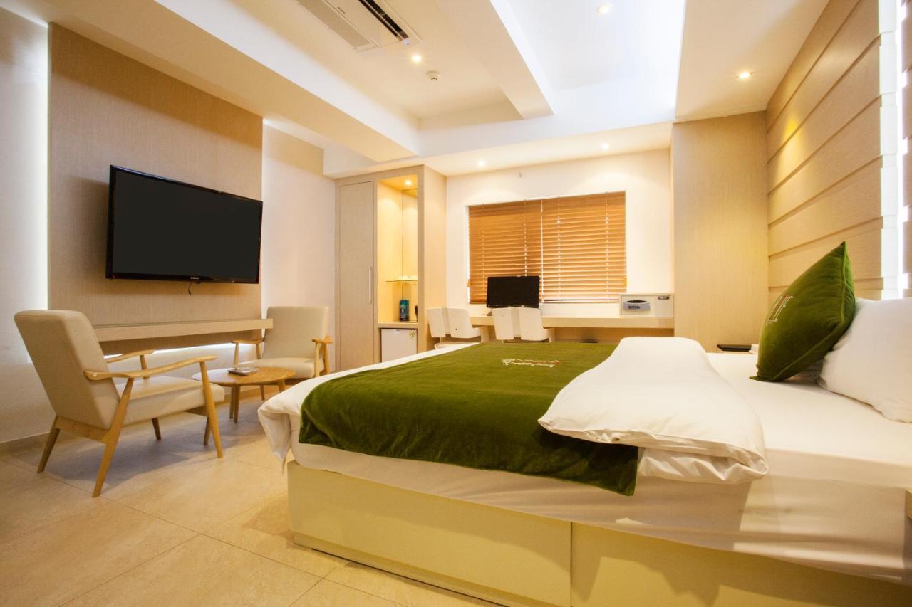 Suwon Reve Hotel Exterior photo