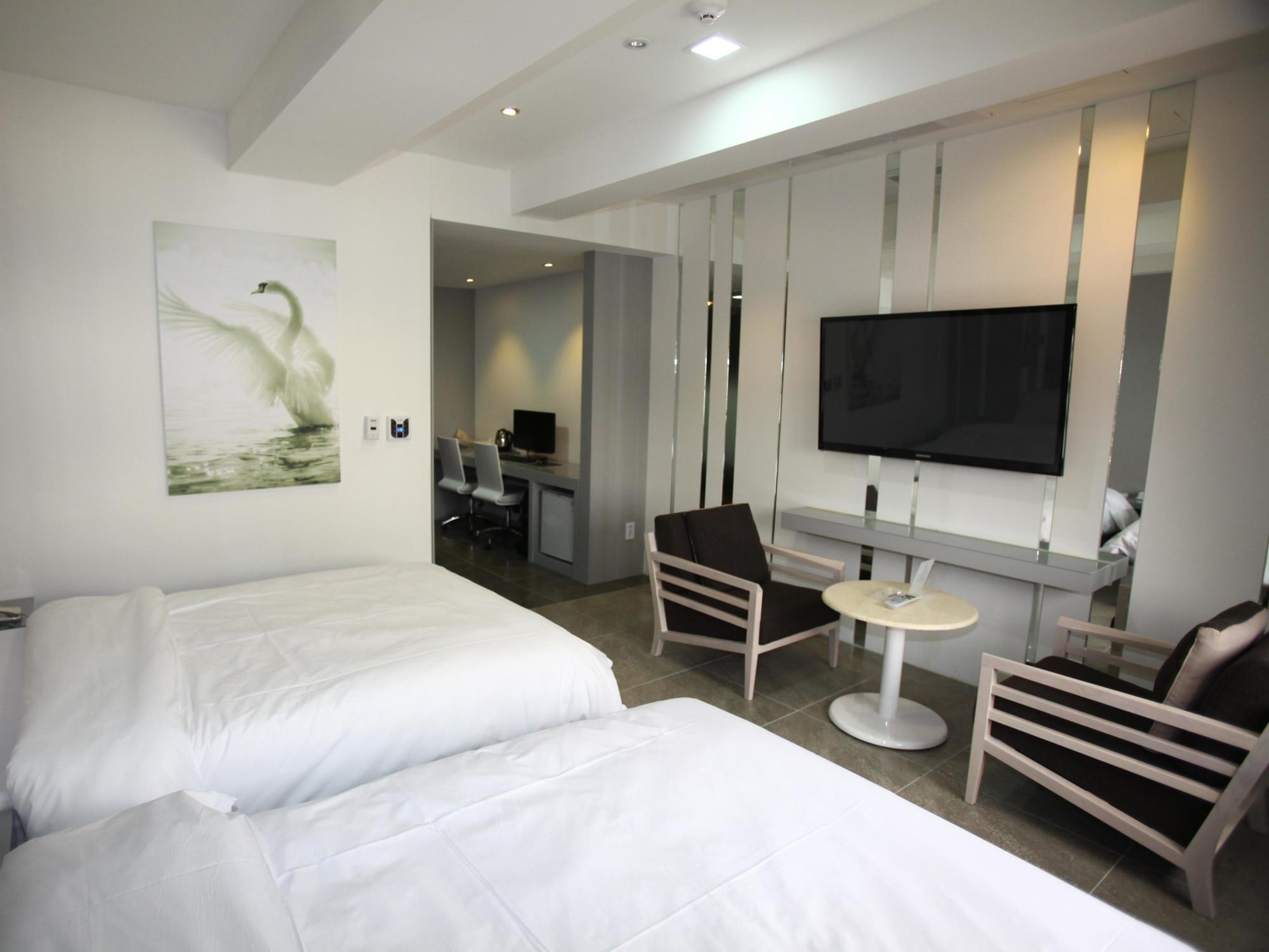 Suwon Reve Hotel Exterior photo