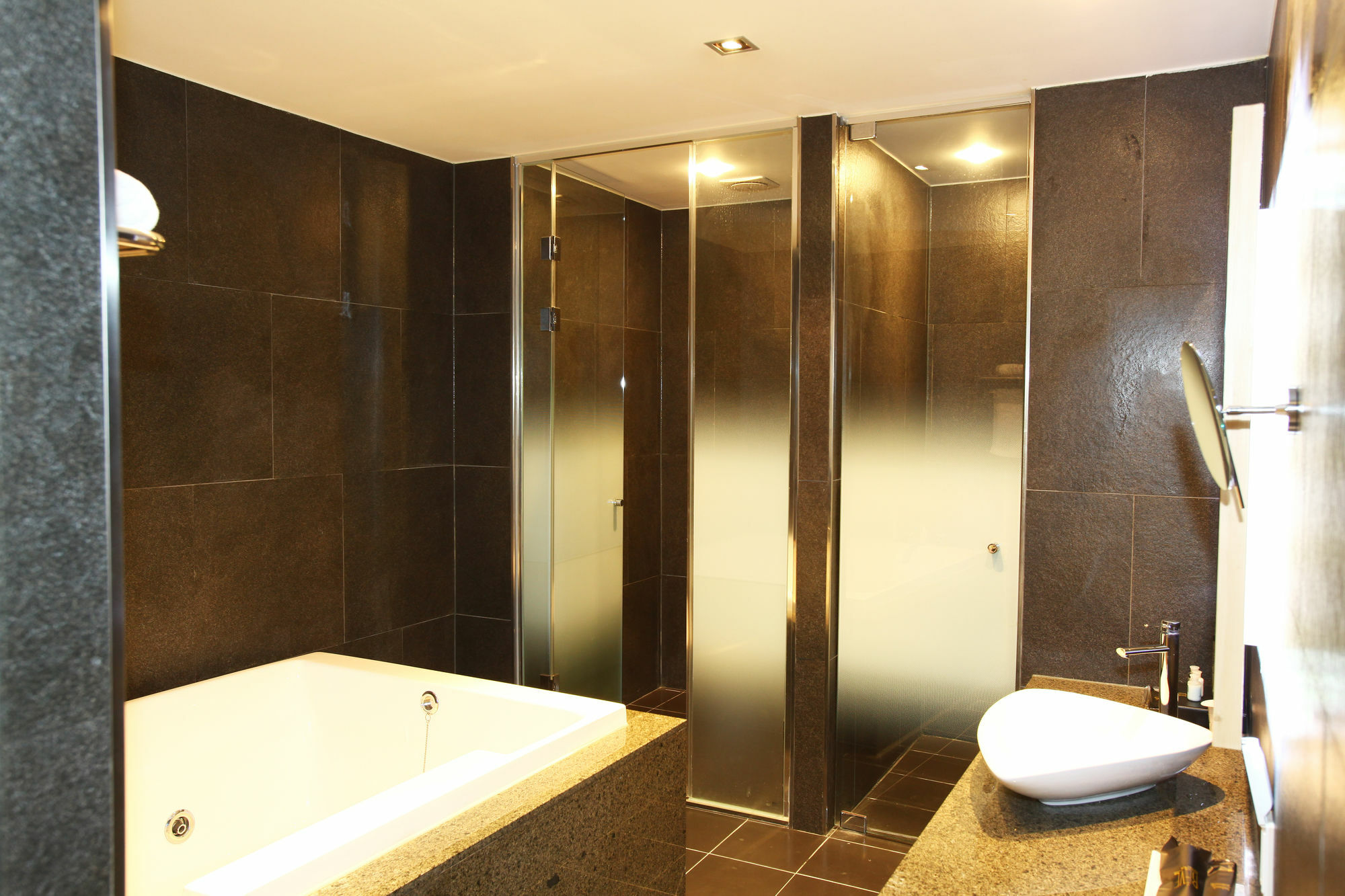 Suwon Reve Hotel Exterior photo