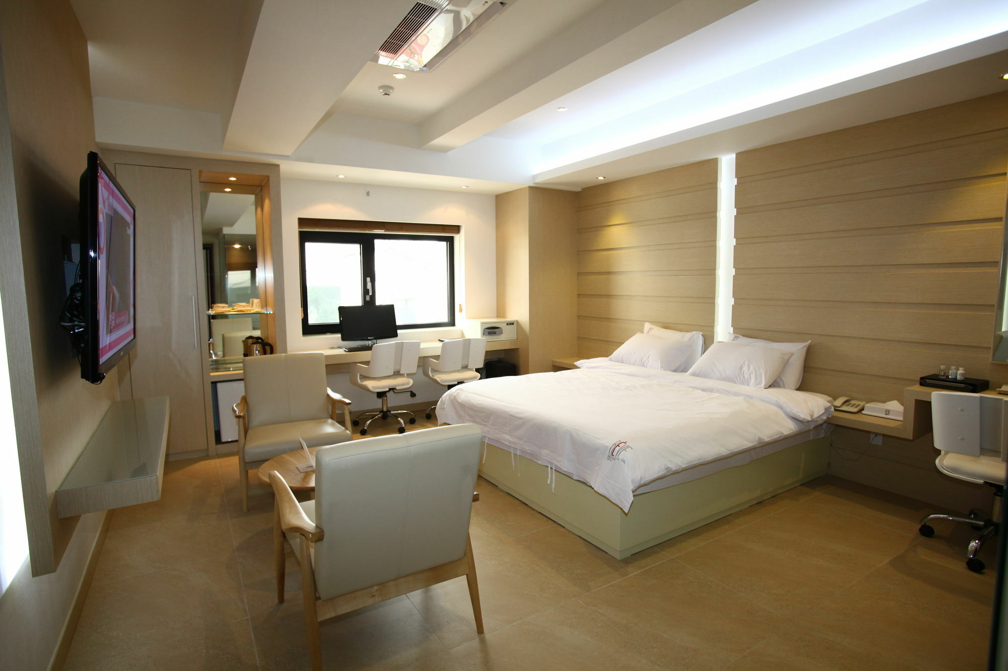 Suwon Reve Hotel Exterior photo